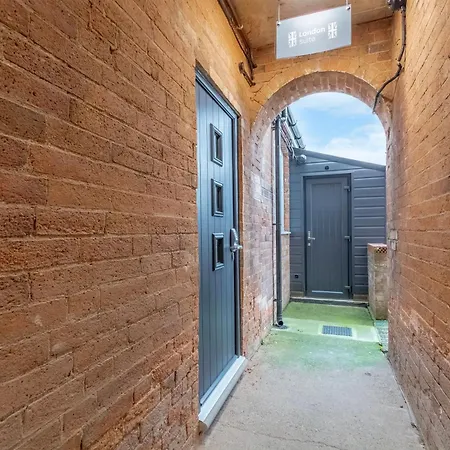 The Old School House - Luxury Themed Apartments Nottingham Exterior foto
