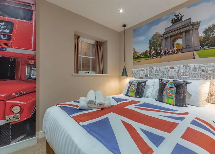 The Old School House - Luxury Themed Apartments